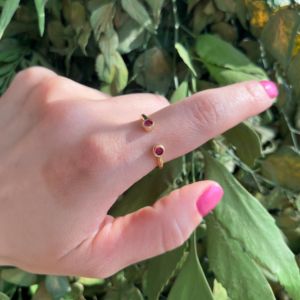 Anel zircônia fucsia banhado em ouro 18k - Imagem 2
