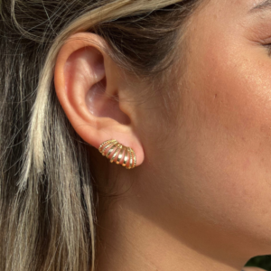 Brinco ear cuff 6 fios banhado em ouro 18k - Imagem 2