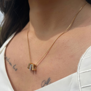 Colar argolinhas cravejadas banhado em ouro 18k - Imagem 2