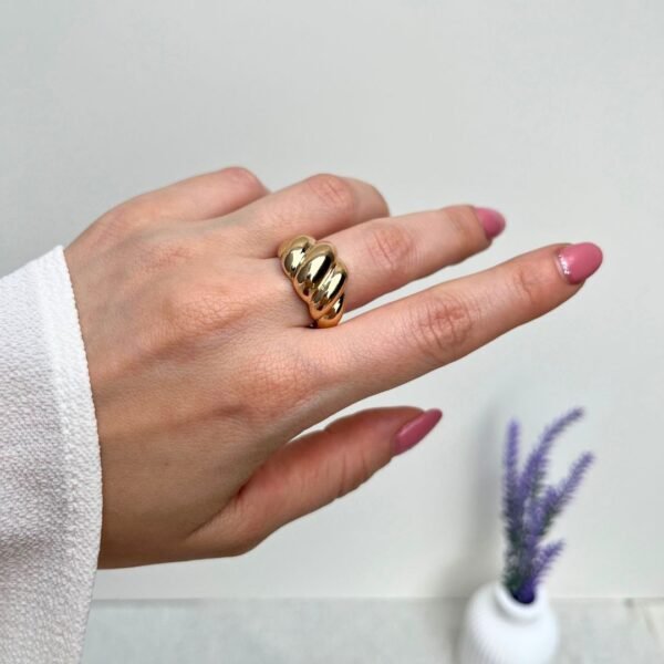 Anel croissant torcido banho ouro feminino da loja Padine