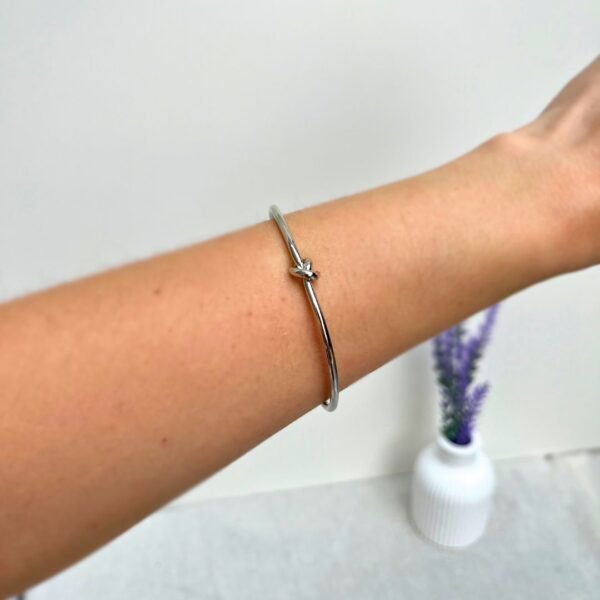 Bracelete nó banhado em ródio feminino da loja Padine