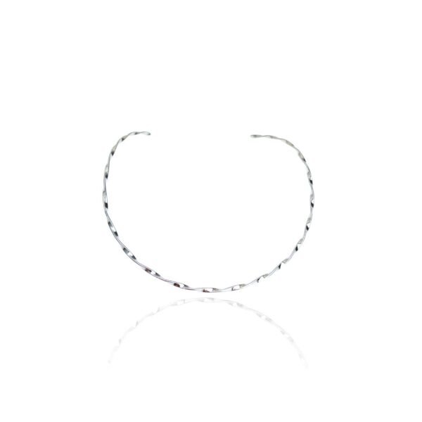 Colar aro torcido banhado a ródio branco feminino da loja Padine